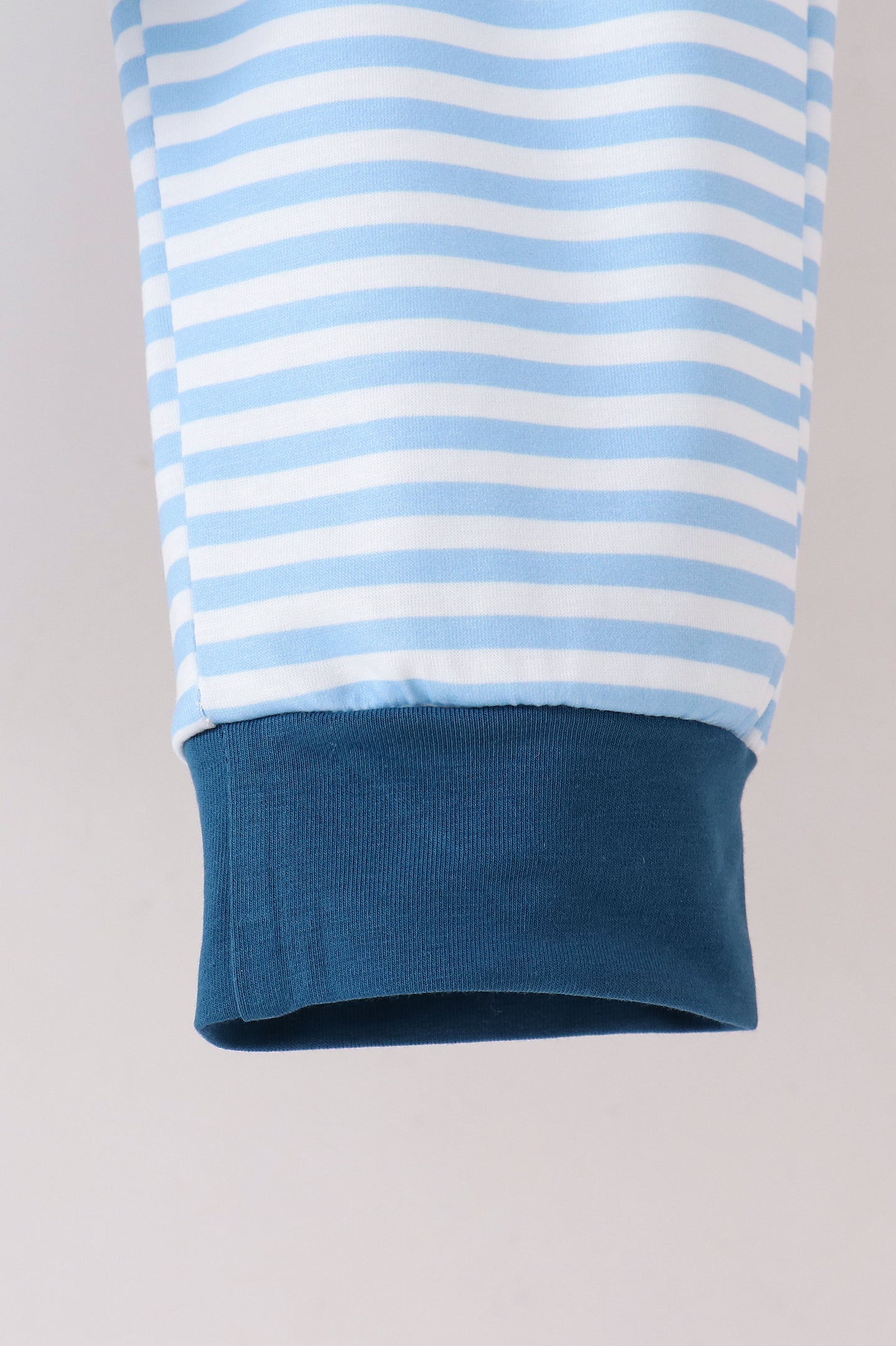 Blue character embroidery stripe pants set
