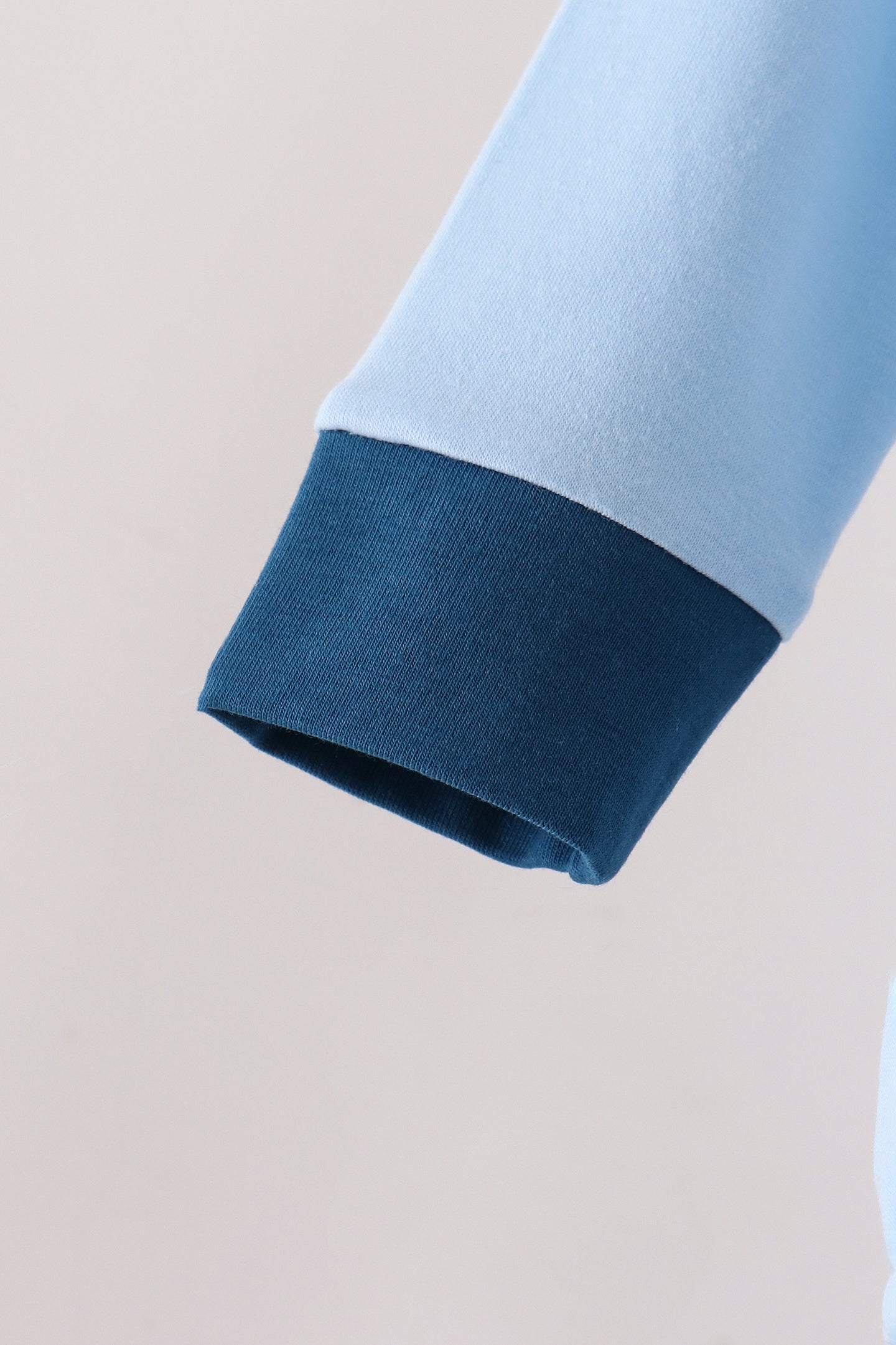 Blue character embroidery bubble