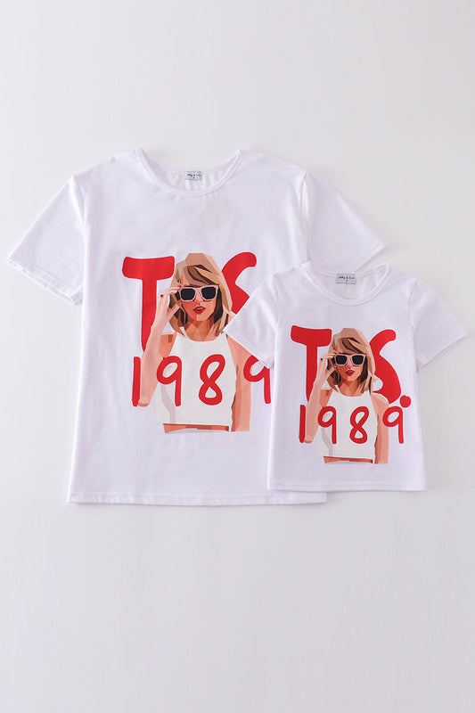 T*a*y*l*o*r**S*w*i*f*t* White music fan print mom&me top