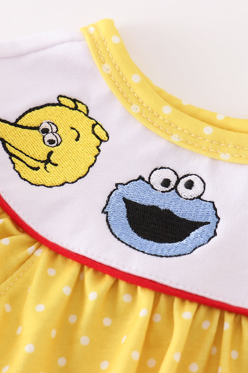 S*e*s*a*m*e* S*t*r*e*e*t* Yellow dot charactor embroidery girl bubble